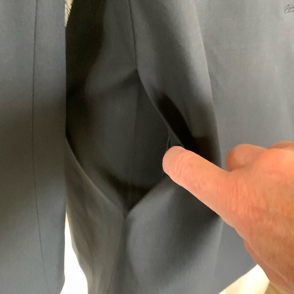 EMPORIO ARMANI Black blazer, beautifully tailored, sleek! Size 6 - Picture 10 of 17